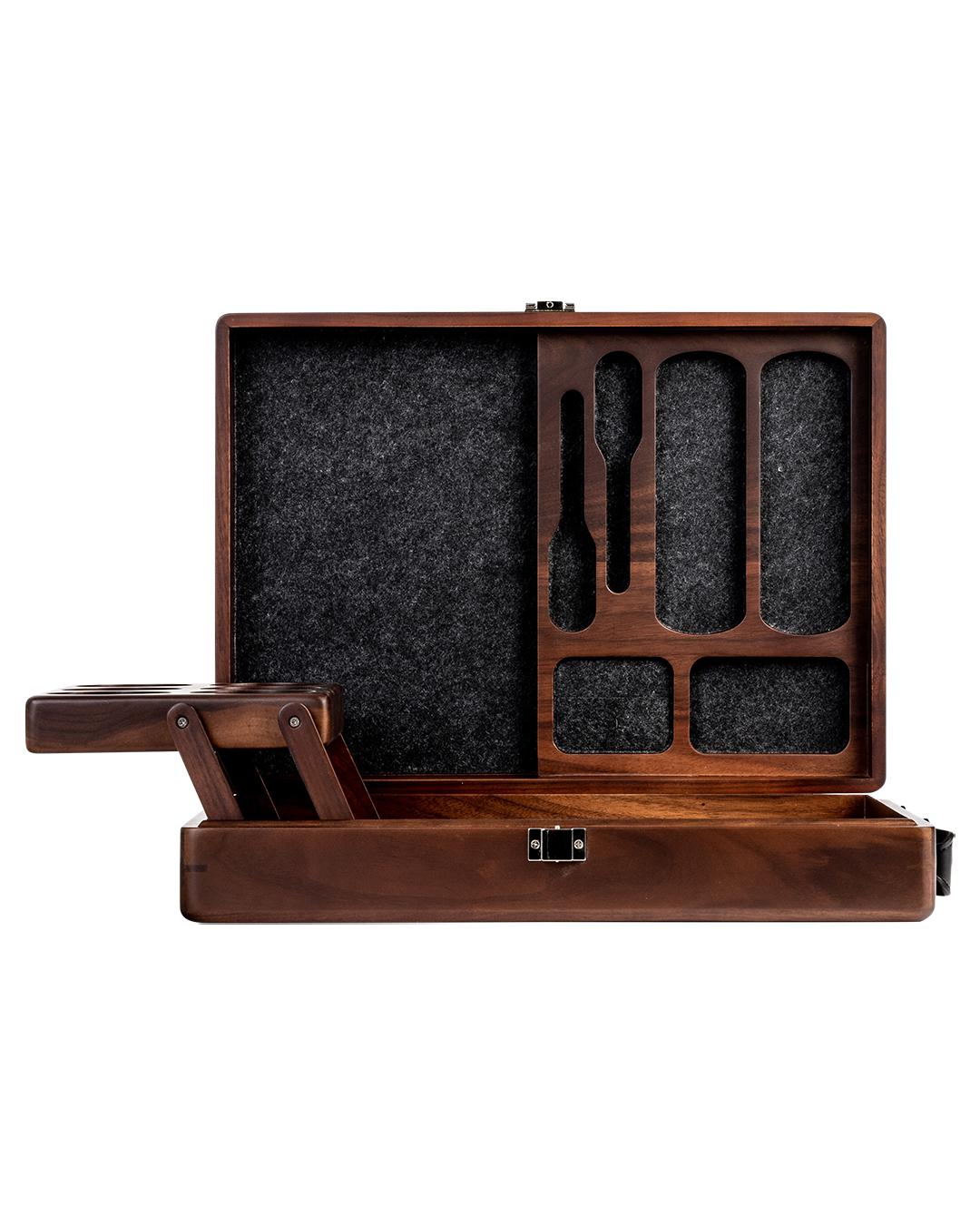 3411220201_The-Briefcase_2.jpg