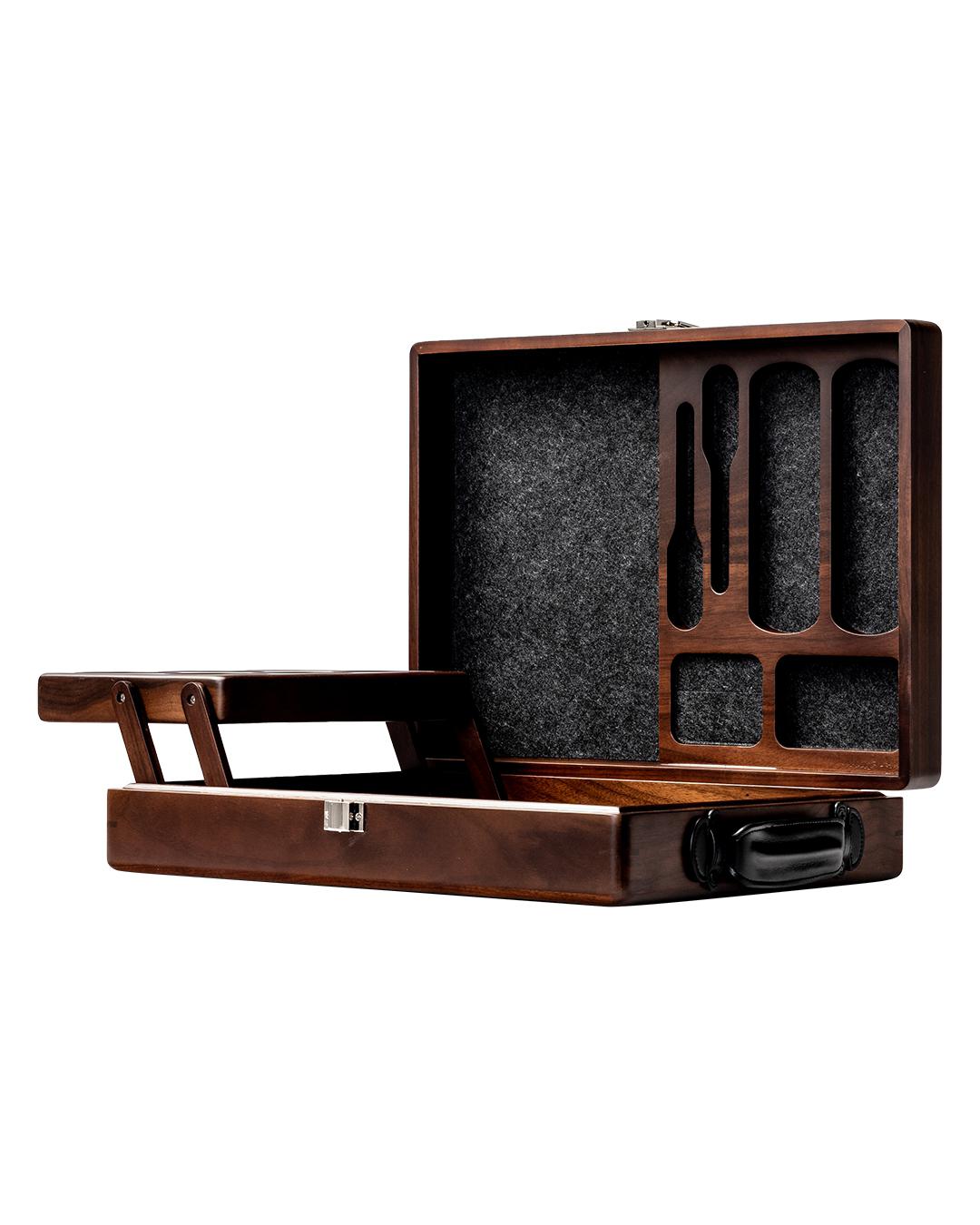 3411220201_The-Briefcase_3.jpg