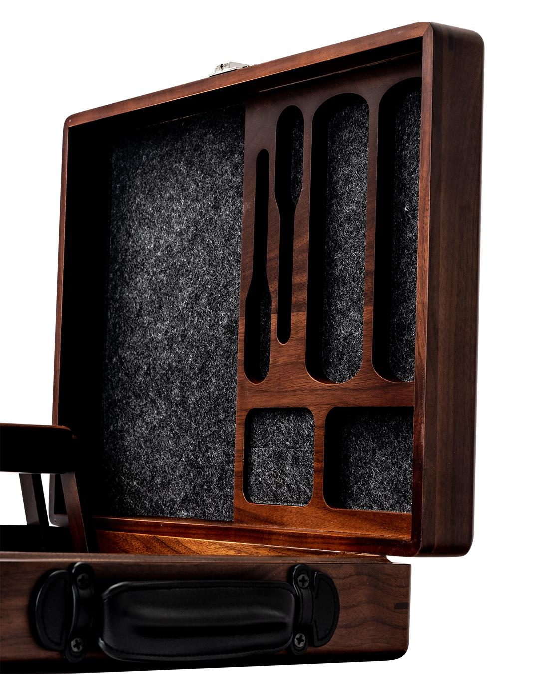 3411220201_The-Briefcase_6.jpg